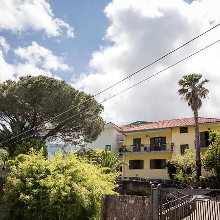 Bed and Breakfast Il Giardino Pimonte Exterior foto