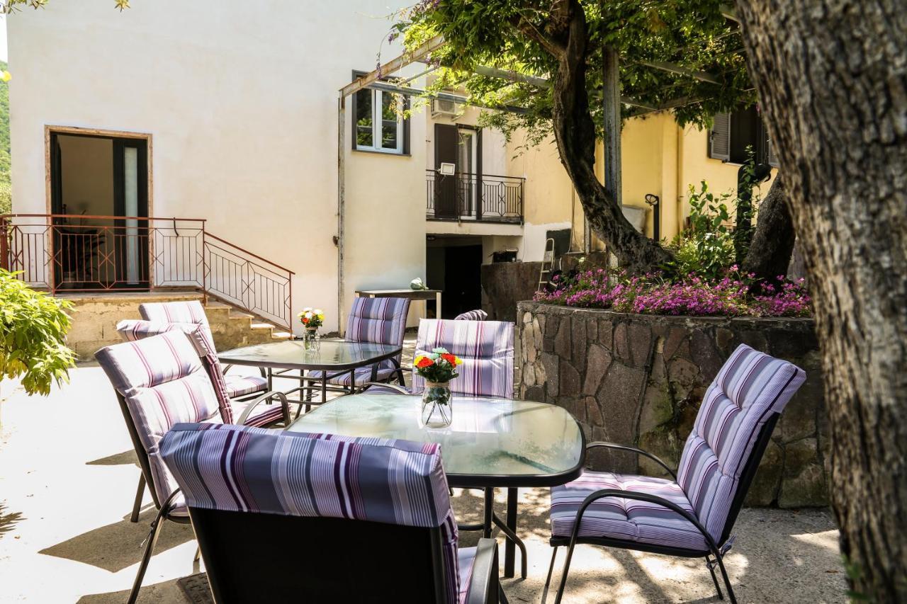 Bed and Breakfast Il Giardino Pimonte Exterior foto